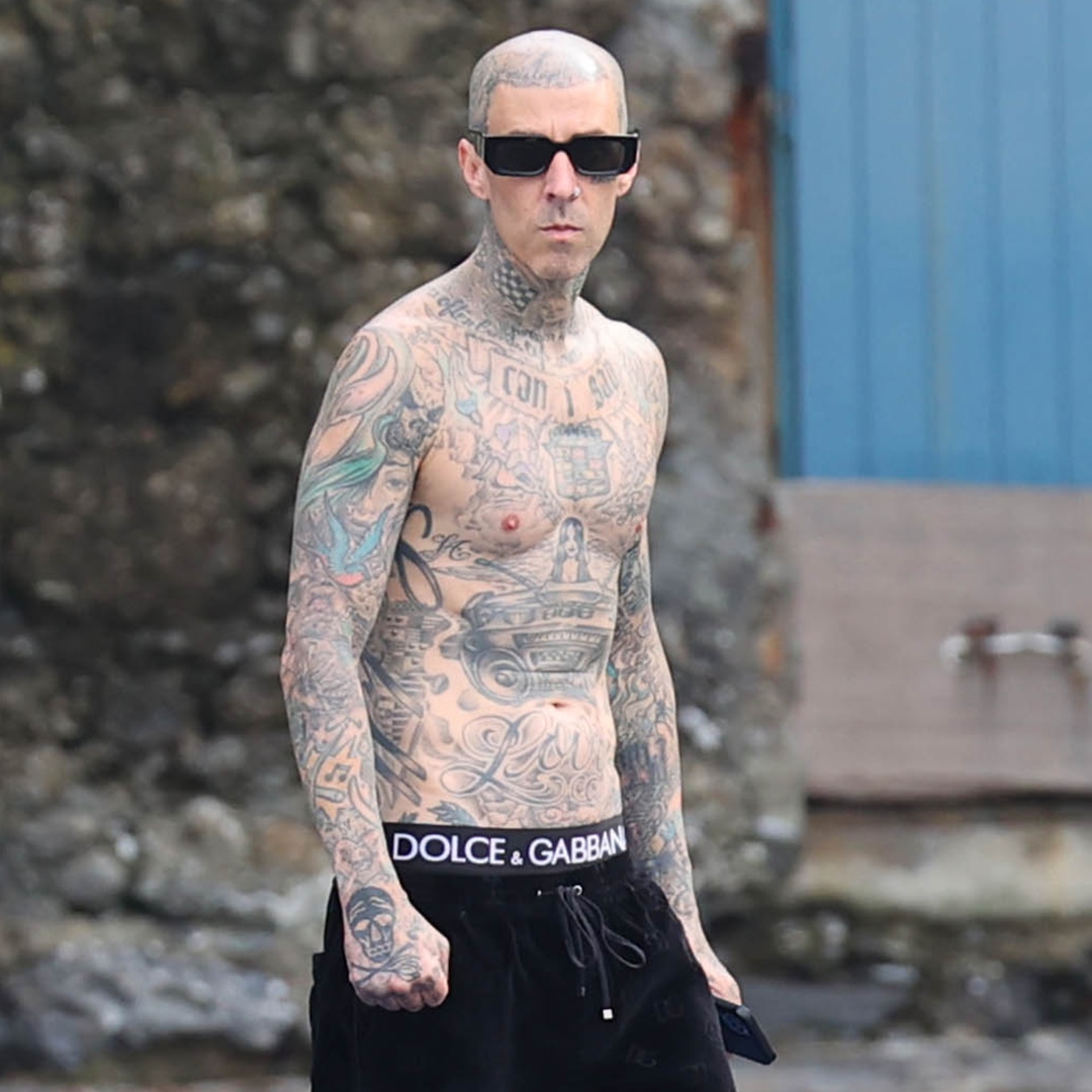 Travis Barker Paperwork Restoration After Breaking His Toe Travis Barker Paperwork Restoration After Breaking His Toe